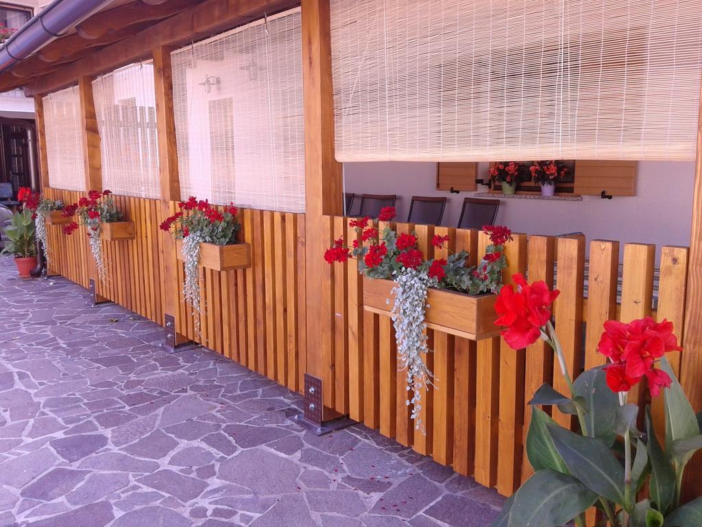 Turisticna Kmetija Pri Pozarju Βίλα Knezak Εξωτερικό φωτογραφία